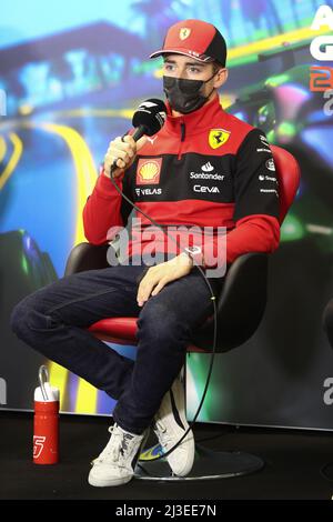 Albert Park, Melbourne, Victoria, Australien. 08. April 2022. FIA Formel-1-Weltmeisterschaft 2022 - Formel 1 Rolex großer Preis von Australien - Charles Leclerc ( Monaco ) Rennsport für Scuderia Ferrari während der Fahrerpressekonferenz F1 - Bildquelle: brett keating/Alamy Live News Stockfoto