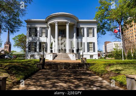 Jackson, MS - 7. April 2022: Das Anwesen des Gouverneurs von Mississippi in Jackson, MS Stockfoto