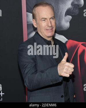 Los Angeles, USA. 07. April 2022. Bob Odenkirk bei der Premiere von AMCs BETTER CALL SAUL Sixth and Final Season, die am Donnerstag, dem 7. April 2022, im Hollywood Legion Theatre in Hollywood, CA, stattfand. (Foto: Sthanlee B. Mirador/Sipa USA) Quelle: SIPA USA/Alamy Live News Stockfoto