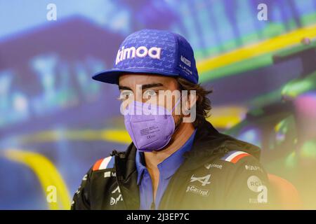 Albert Park, Melbourne, Australien. 8. April 2022. FIA Formula 1 Australian Grand Prix, Freie Trainingseinheiten; Alpinfahrer Fernando Alonso bei der australischen Formel 1 Grandprix Pressekonferenz Kredit: Action Plus Sports/Alamy Live News Stockfoto