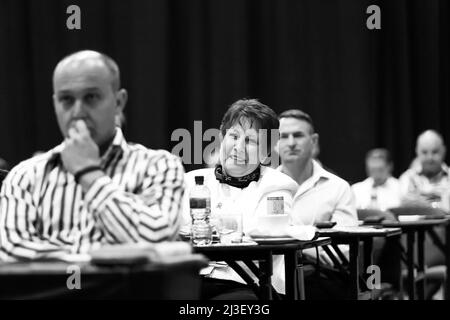 Johannesburg, Südafrika - 22. Oktober 2014: Delegierte nehmen an einer Verkaufsveranstaltung in einem großen Konferenzsaal Teil Stockfoto