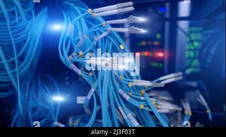 Glasfaser und Hub im Serverraum Stockfoto