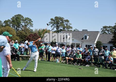 Das japanische Hideki Matsuyama schlägt sich am 7. April 2022 in der ersten Runde des Masters-Golfturniers 2022 im Augusta National Golf Club in Augusta, Georgia, USA, ab. Kredit: Koji Aoki/AFLO SPORT/Alamy Live Nachrichten Stockfoto
