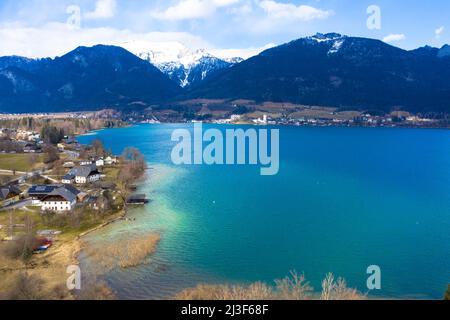 Drohnenfotografie, Fuschlsee ein beliebter See in der Nähe von Salzburg, Oberösterreich, Europa Stockfoto