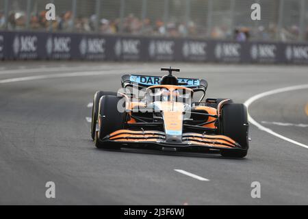 Albert Park, Melbourne, Victoria, Australien. 08. April 2022. FIA Formel-1-Weltmeisterschaft 2022 - Formel 1 Rolex großer Preis von Australien - Daniel Ricciardo (Australien ) Rennen für das McLaren-F1 Team mit dem (3) Mercedes MCL36 während des Trainings für das dritte Rennen der FIA Formel-1-Weltmeisterschaft 2022-Bildquelle: brett keating/Alamy Live News Stockfoto