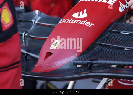 Melbourne, Australien. 08. April 2022. 04/08/2022, Albert Park, Melbourne, FORMEL 1 ROLEX AUSTRALIAN GRAND PRIX 2022, auf dem Bild Ferrari's Frontflügel Credit: dpa/Alamy Live News Stockfoto