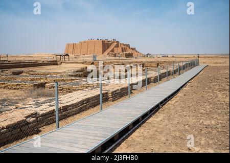 Ziggurat von Ur ist ein neusumerisches Ziggurat an der Stelle der antiken Stadt Ur in der Nähe von Nasiriyah, in der heutigen Provinz DHI Qar, Irak. Die Struktur w Stockfoto