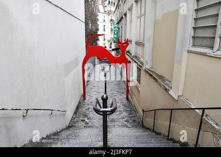 CAT Sculpure in einer engen Straße - Paris - Frankreich Stockfoto