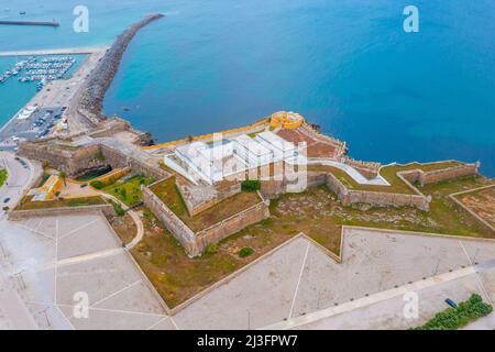 Festung an der Küste oder portugiesischen Stadt Peniche. Stockfoto