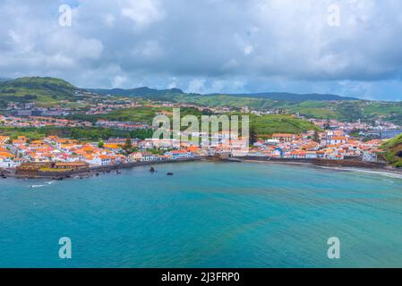 Am Meer von Porto Pim in Horta, Portugal. Stockfoto