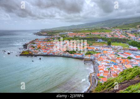 Am Meer von Porto Pim in Horta, Portugal. Stockfoto