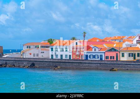 Am Meer von Porto Pim in Horta, Portugal. Stockfoto