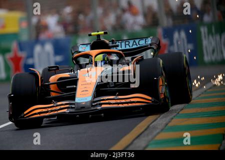 Melbourne, Australien. 08. April 2022. Lando Norris (GBR) McLaren MCL36. Großer Preis von Australien, Freitag, 8.. April 2022. Albert Park, Melbourne, Australien. Quelle: James Moy/Alamy Live News Stockfoto