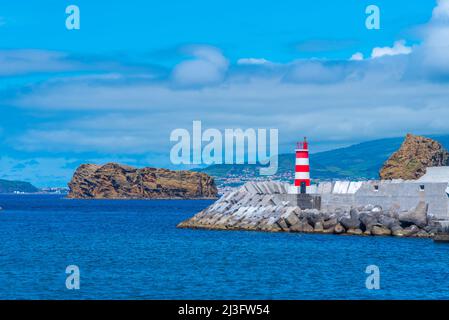 Felseninseln zwischen den Inseln Pico und Faial der Azoren, Portugal. Stockfoto