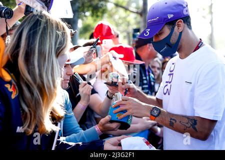 Melbourne, Australie. 08. April 2022. RICCIARDO Daniel (aus), McLaren F1 Team MCL36, Portrait während des Formel 1 Heineken Australian Grand Prix 2022, 3. Lauf der FIA Formel 1 Weltmeisterschaft 2022, auf dem Albert Park Circuit, vom 8. Bis 10. April 2022 in Melbourne, Australien - Foto DPPI Credit: DPPI Media/Alamy Live News Stockfoto