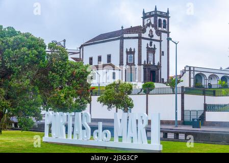 Kirche von Sao Pedro in der Stadt Ponta Delgada auf den Azoren, Portugal. Stockfoto