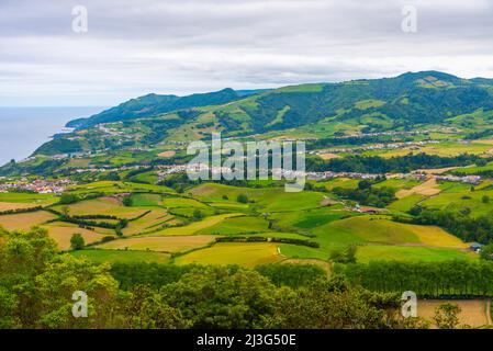 Miradouro do Por-do-Sol auf der Insel Sao Miguel, Portugal. Stockfoto