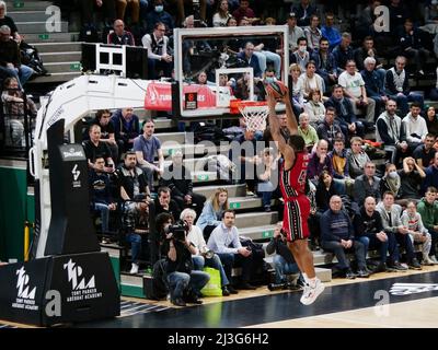 Kyle Hines aus Mailand während des EuroLeague-Basketballspiels der Turkish Airlines zwischen LDLC ASVEL und AX Armani Exchange Mailand am 7. April 2022 im Astroballe in Villeurbanne, Frankreich - Foto: Patrick Cannaux/DPPI/LiveMedia Stockfoto