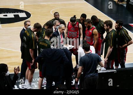 Cheftrainer Ettore Messina aus Mailand während des EuroLeague-Basketballspiels der Turkish Airlines zwischen LDLC ASVEL und AX Armani Exchange Mailand am 7. April 2022 in Astroballe in Villeurbanne, Frankreich - Foto: Patrick Cannaux/DPPI/LiveMedia Stockfoto