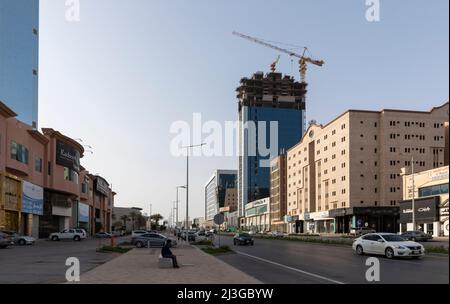 Riad, Saudi-Arabien, 1.. April 2022: Straßenbild von Riad, Olaya Street Stockfoto