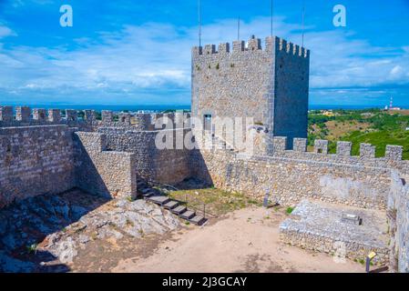 Ansicht des Schlosses Sesimbra bei Setubal, Portugal. Stockfoto