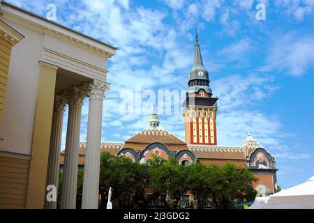 Rathaus aus den Säulen des Nationaltheaters Stockfoto