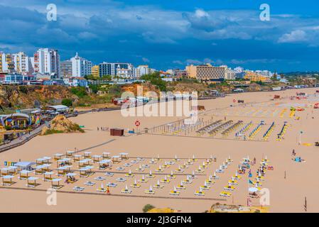 Blick auf Praia da Rocha in Portugal. Stockfoto