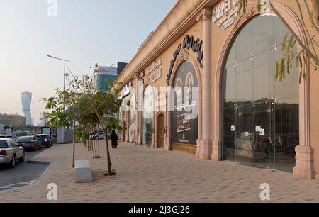 Riad, Saudi-Arabien, 1.. April 2022: Straßenbild von Riad, Olaya Street Stockfoto