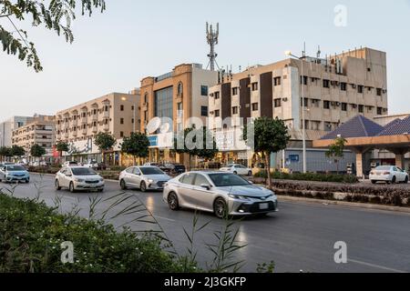 Riad, Saudi-Arabien, 1.. April 2022: Straßenbild von Riad, Olaya Street Stockfoto