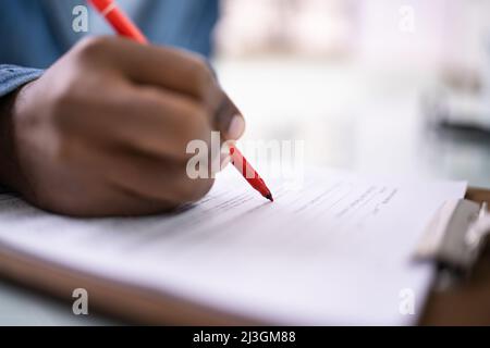Skriptgrammatik Und Rechtschreibprüfung. Korrekturlesen Von Buchtexts Stockfoto