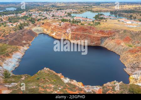 Wasserstelle in Minas de Sao Domingos in Portugal. Stockfoto