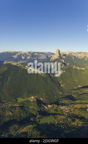 Frankreich, Isère (38), Saint Michel les Portes, Mont Aiguille (2086 m), regionaler Naturpark Vercors (Luftaufnahme) Stockfoto