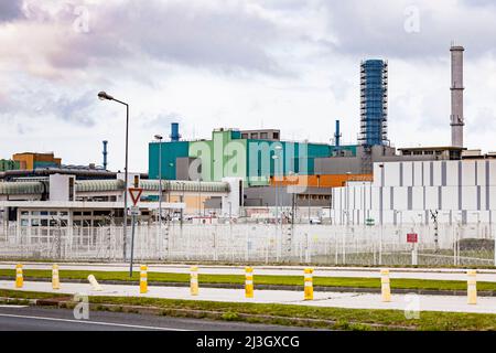 Frankreich, Manche (50), Cotentin, Cap de la Hague, Beaumont-Hague, La Hague, Kernkraftwerk zur Wiederaufbereitung von Kernbrennstoffen, das von Orano, ehemals Areva, betrieben wurde, und davor Cogema Stockfoto