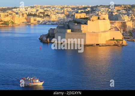 Malta, Il-Birgu, Blick von Valletta auf Fort Saint-Ange (13.. Jahrhundert) bei Il-Birgu Stockfoto