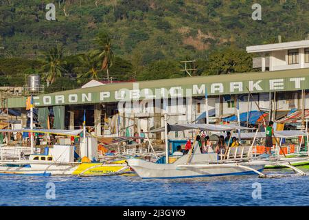 Philippinen, Palawan, Calamians Archipel, Coron Stadt, Marktgebäude, Am Meer Stockfoto