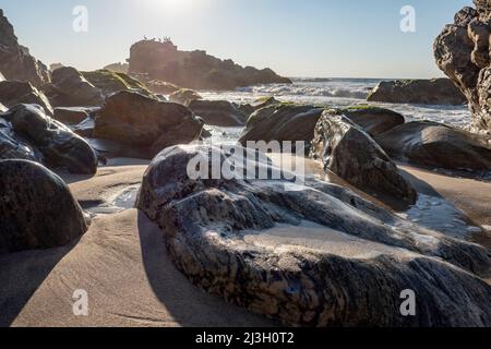 Mexiko, Bundesstaat Oaxaca, Puerto Escondido und sein Strand, die Punta Zicatela, der Süden des Strandes hat eine felsige Gegend Stockfoto