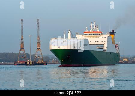 Anvil Point, eines von vier Ro-Ro-Sealift-Schiffen, die von Foreland Shipping betrieben werden. Sie werden von der britischen Armee verwendet, um Ausrüstung zu befähren - April 2018. Stockfoto