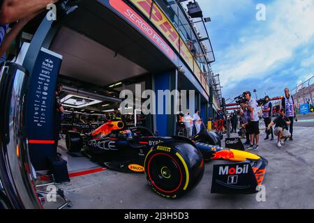 Melbourne, Victoria, Australien. 8. April 2022. MELBOURNE, AUSTRALIEN - 8. APRIL: Sergio Perez von Red Bull Racing beim zweiten Training beim Formel 1 Grand Prix von Australien 2022 am 8.. April 2022 (Bildquelle: © Chris Putnam/ZUMA Press Wire) Stockfoto