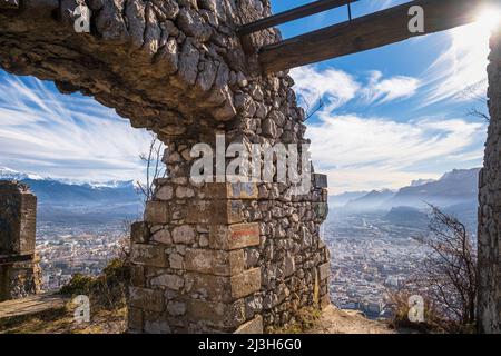 Frankreich, Isere, Grenoble, Chartreuse-Massiv, Panorama über die Stadt vom Mont Jalla (alt : 634m) Stockfoto