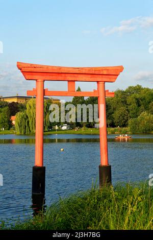 Frankreich, Moselle, Metz, der Plan d'Eau und die Torii (Tor traditionell japanisch) Stockfoto