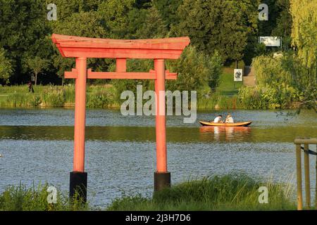 Frankreich, Moselle, Metz, der Plan d'Eau und die Torii (Tor traditionell japanisch) Stockfoto