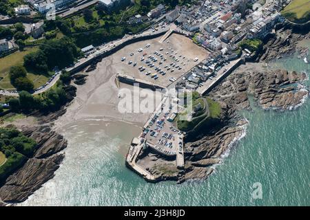 Ilfracombe Harbour und ehemalige St. Nicholmann-Kapelle heute Leuchtturm, Devon, 2016. Stockfoto