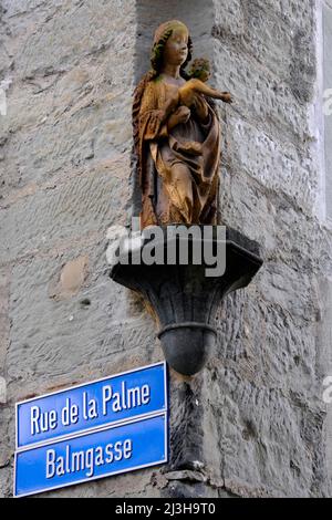 Schweiz, Kanton Freiburg, Freiburg, Rue de la Palme, Ecknische, Madonna mit Kind Stockfoto