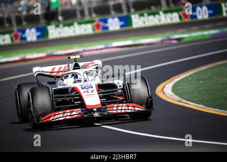 Melbourne, Victoria, Australien. 8. April 2022. MELBOURNE, AUSTRALIEN - 8. APRIL: Mick Schumacher vom Haas F1 Team beim ersten Training beim Formel 1 Grand Prix von Australien 2022 am 8.. April 2022 (Bildquelle: © Chris Putnam/ZUMA Press Wire) Stockfoto