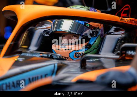 Melbourne, Australien. 08. April 2022. Daniel Ricciardo (AUS) vom Team McLaren beim Freien Training 1 beim Australian Formel 1 Grand Prix auf der Albert Park Grand Prix Strecke am 8. April 2022. Quelle: Corleve/Alamy Live News Stockfoto