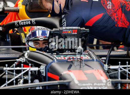 Melbourne, Australien. 08. April 2022. Sergio Perez (MEX) vom Team Red Bull beim Freien Training 1 beim Australian Formel 1 Grand Prix auf der Albert Park Grand Prix Strecke am 8. April 2022. Quelle: Corleve/Alamy Live News Stockfoto