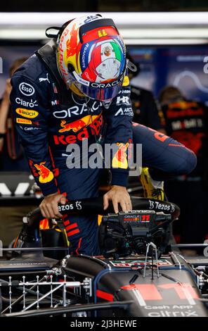 Melbourne, Australien. 08. April 2022. Sergio Perez (MEX) vom Team Red Bull beim Freien Training 1 beim Australian Formel 1 Grand Prix auf der Albert Park Grand Prix Strecke am 8. April 2022. Quelle: Corleve/Alamy Live News Stockfoto