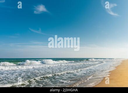 Sandstrand am goldenen Strand an der bulgarischen Schwarzmeerküste Stockfoto