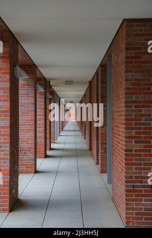 Moderner Backsteinportikus Stockfoto