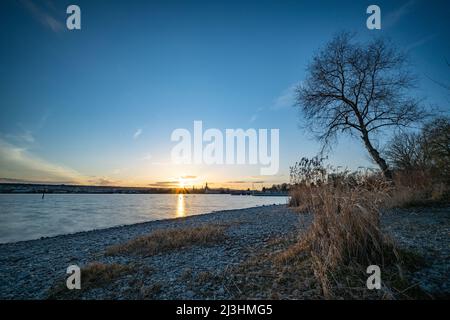 Sonnenuntergang über Konstanz Stockfoto
